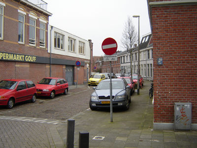 807007 Gezicht in de Van Diemenstraat te Utrecht, vanaf de Abel Tasmanstraat.
